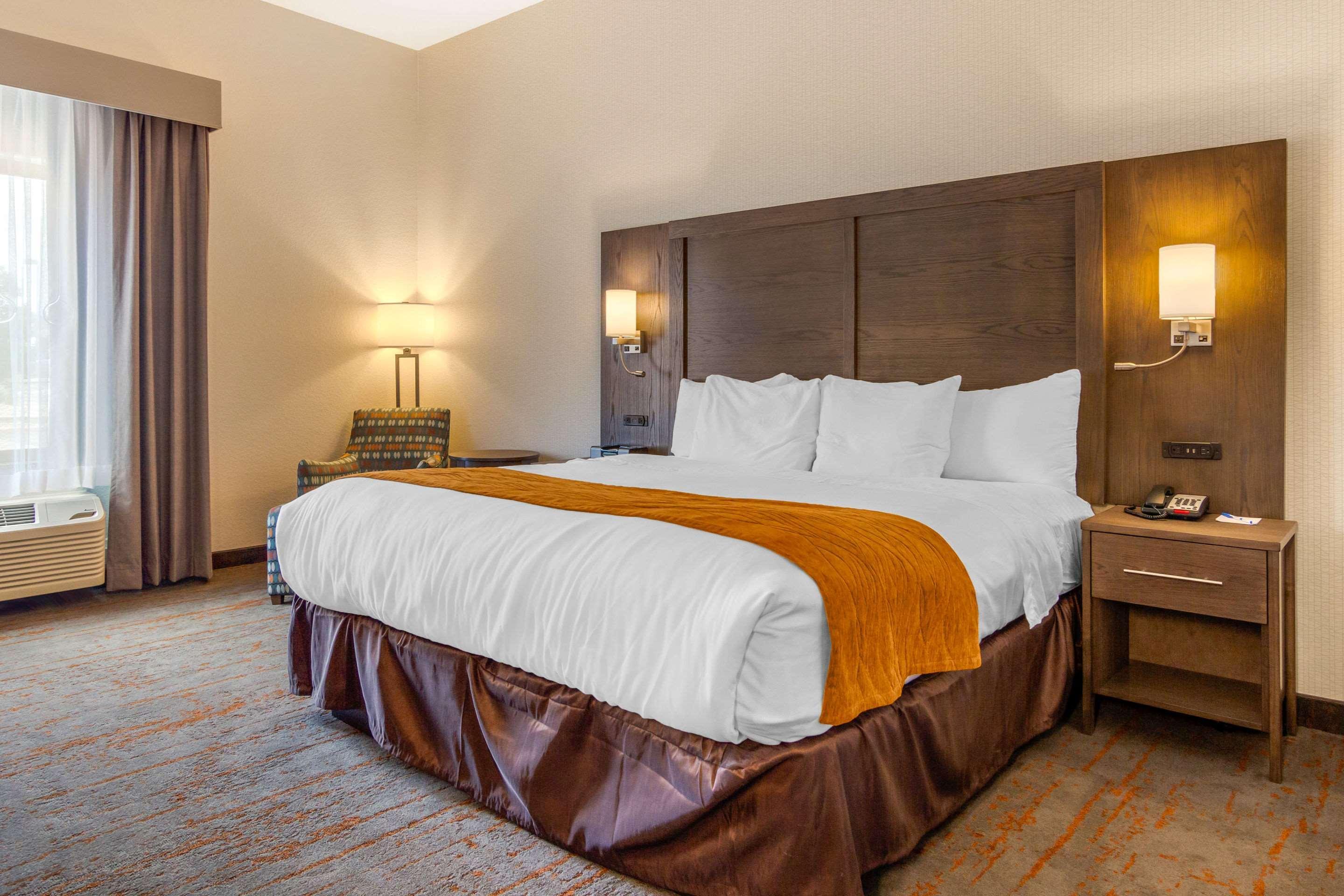 Comfort Inn & Suites Brighton Denver Ne Medical Center Ngoại thất bức ảnh