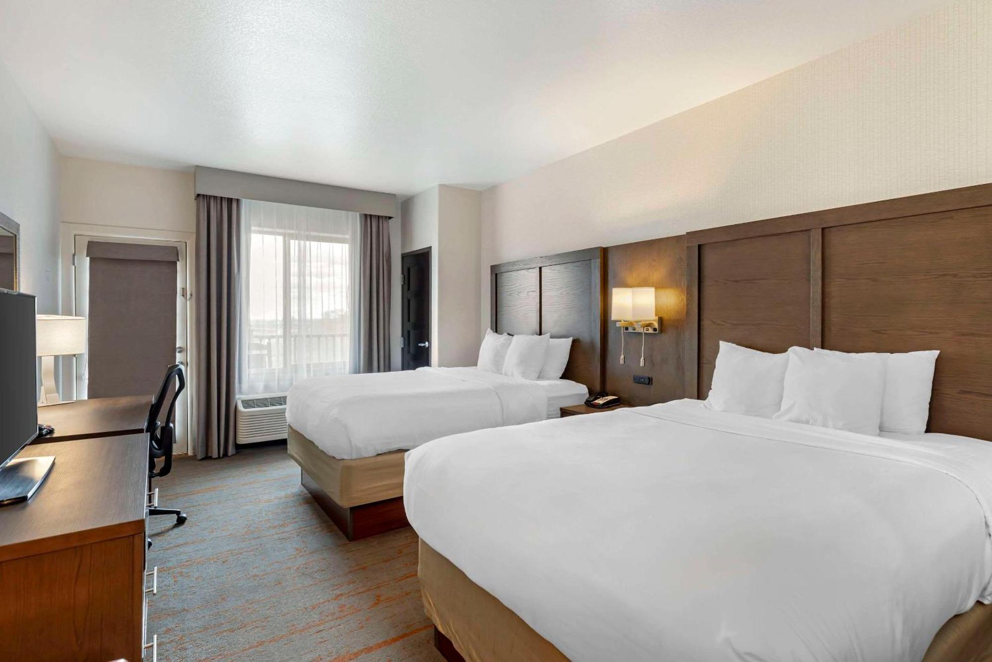 Comfort Inn & Suites Brighton Denver Ne Medical Center Ngoại thất bức ảnh