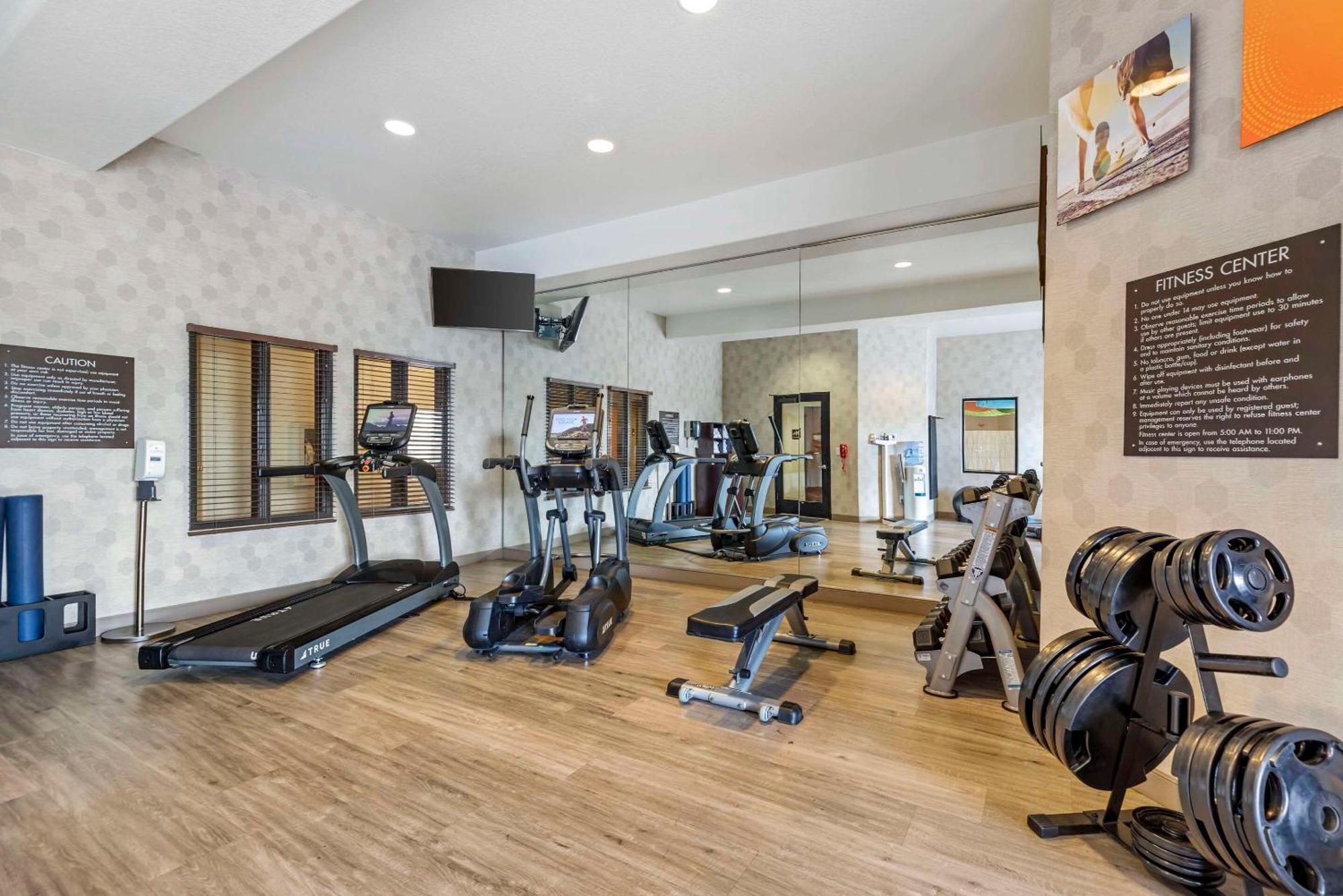 Comfort Inn & Suites Brighton Denver Ne Medical Center Ngoại thất bức ảnh