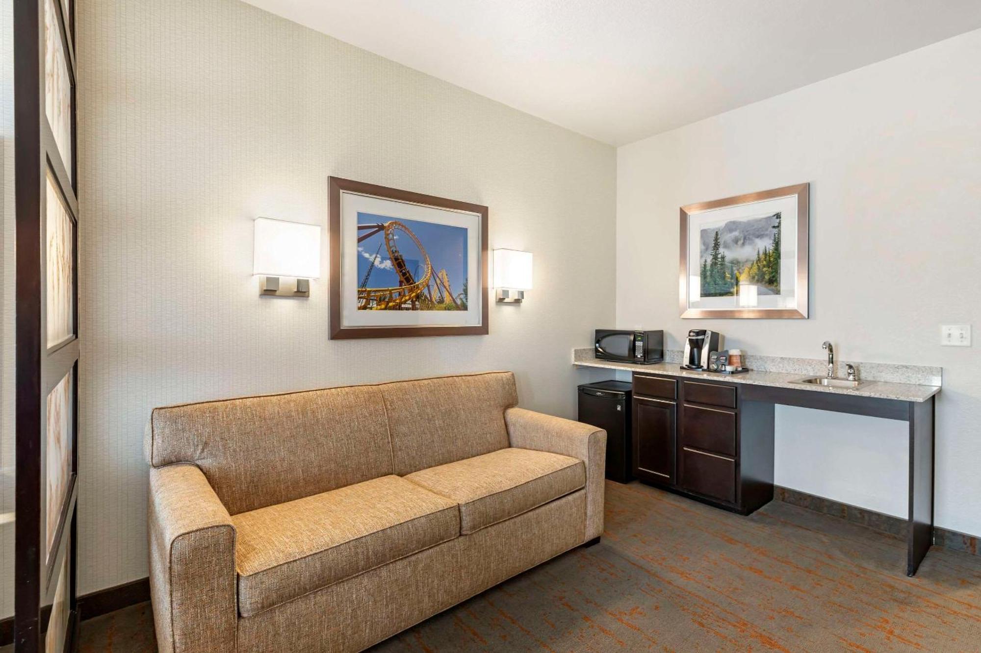 Comfort Inn & Suites Brighton Denver Ne Medical Center Ngoại thất bức ảnh