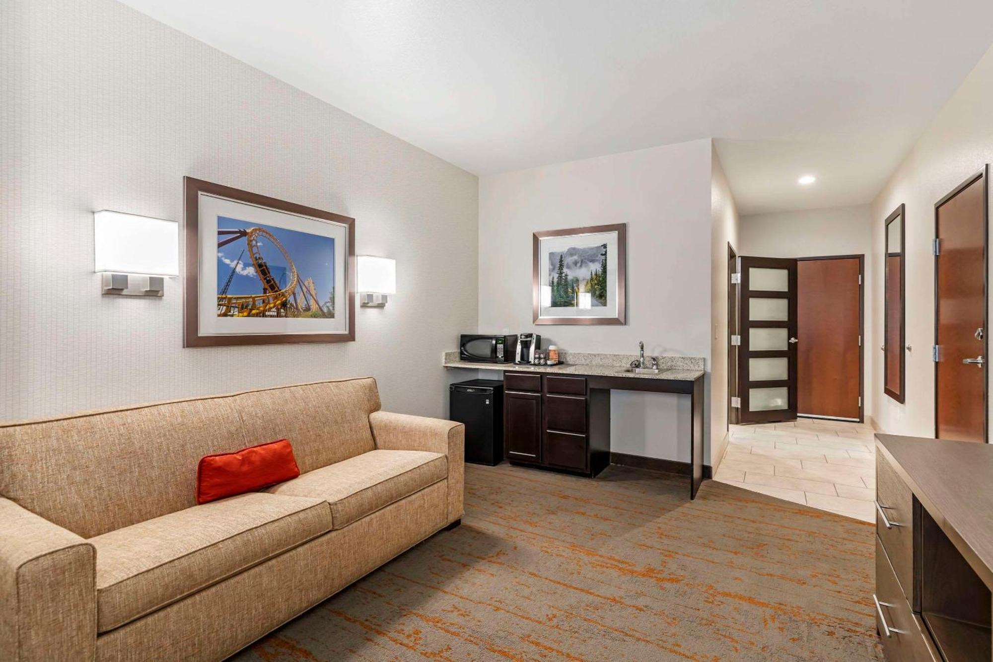 Comfort Inn & Suites Brighton Denver Ne Medical Center Ngoại thất bức ảnh