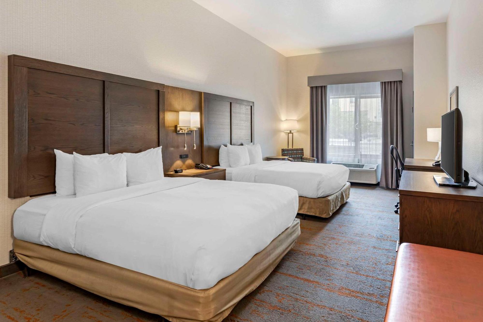 Comfort Inn & Suites Brighton Denver Ne Medical Center Ngoại thất bức ảnh